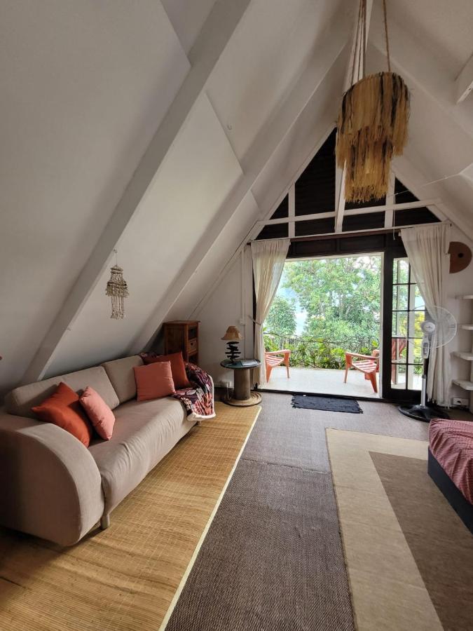 Fare Haurevaiti Moorea Paopao Luaran gambar