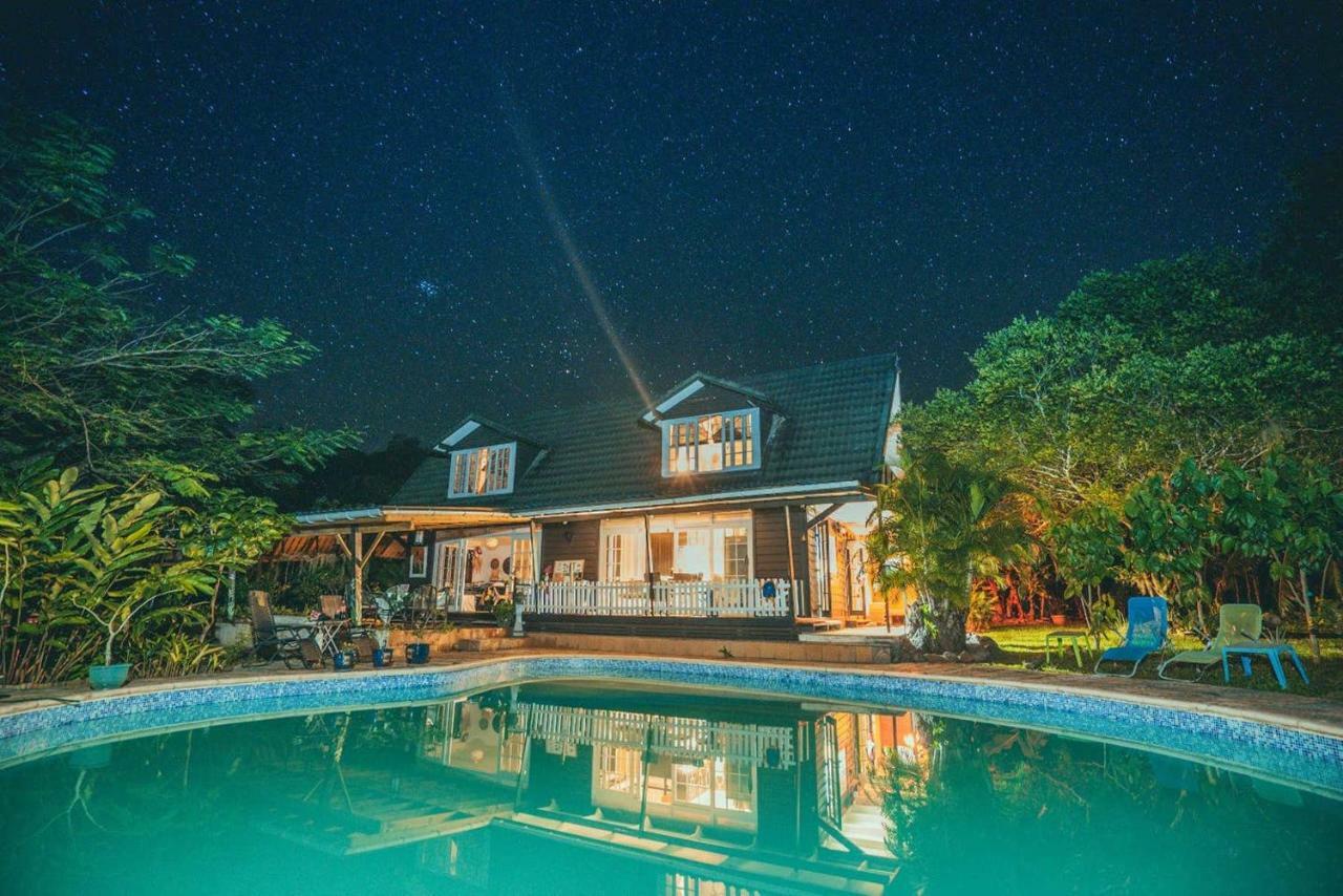 Fare Haurevaiti Moorea Paopao Luaran gambar